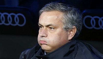 Μουρίνιο: «Σχεδόν ανέφικτος πλέον ο τίτλος»