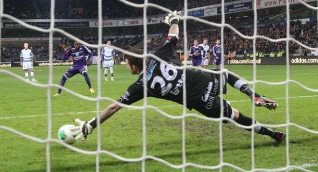 Εμποκανί λαμπρός την οδηγεί