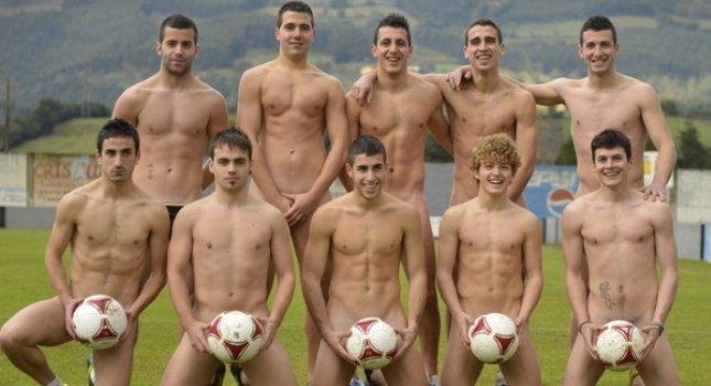 Πόζαραν… γυμνοί για να σώσουν την ομάδα