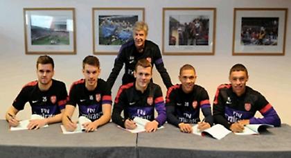 Πέντε ανανεώσεις στην Άρσεναλ