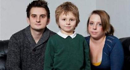 Πεντάχρονος κλώτσησε τη δασκάλα του στο πρόσωπο