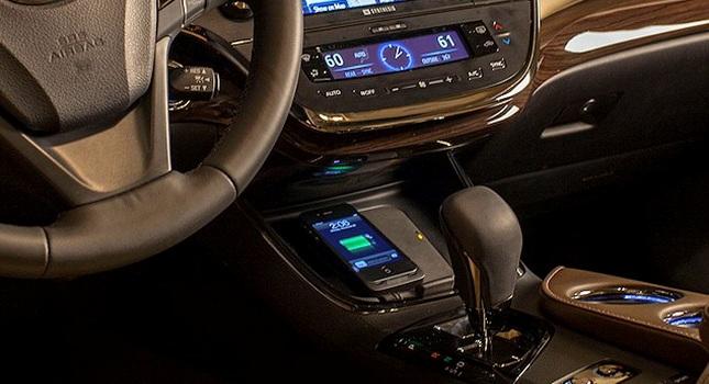 Ασύρματη φόρτιση κινητού στο Avalon της Toyota