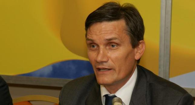 Φεύγουν όσοι δεν αγωνίζονται