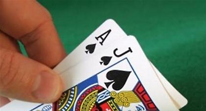 Οκτώ συλλήψεις για παράνομα τυχερά παιχνίδια