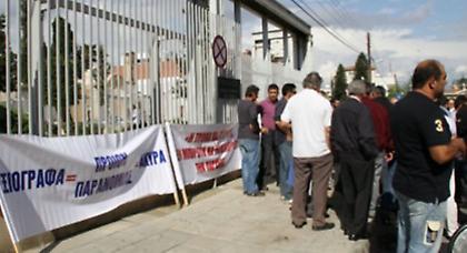 Αγωγές στα δικαστήρια από κατόχους αξιογράφων