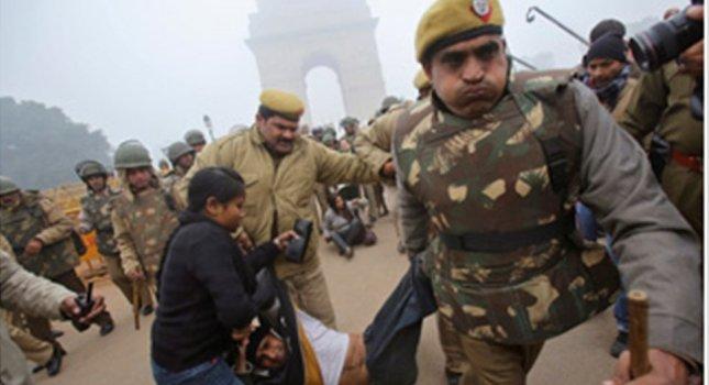 Επεισόδια σε διαδηλώσεις στο Νέο Δελχί