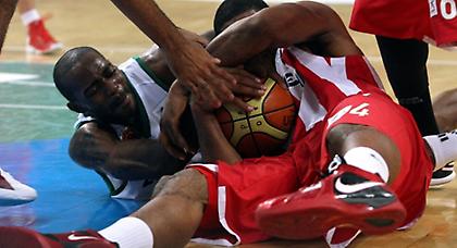 Αιώνιοι κι όποιος αντέξει