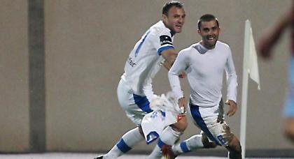 Ακάθεκτη στην κορυφή