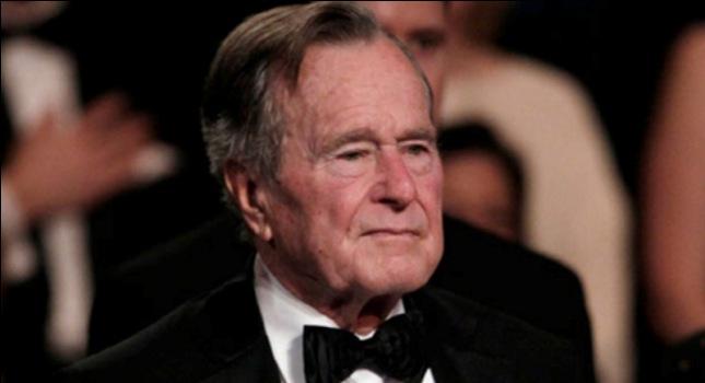 Στο νοσοκομείο παραμένει ο Τζορτζ Μπους