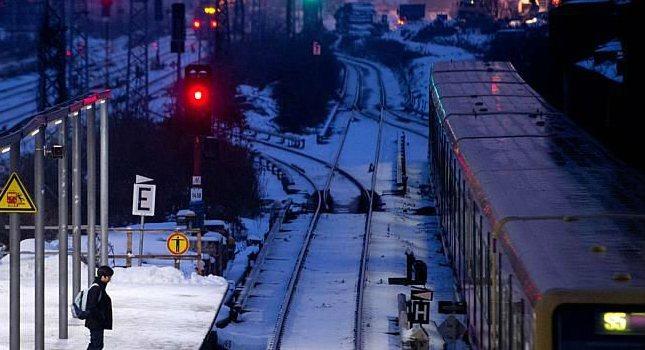 Νεκρός επιβάτης «βόλταρε» επί ώρες με το μετρό