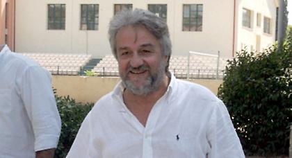 Ψάχνει επιθετικό