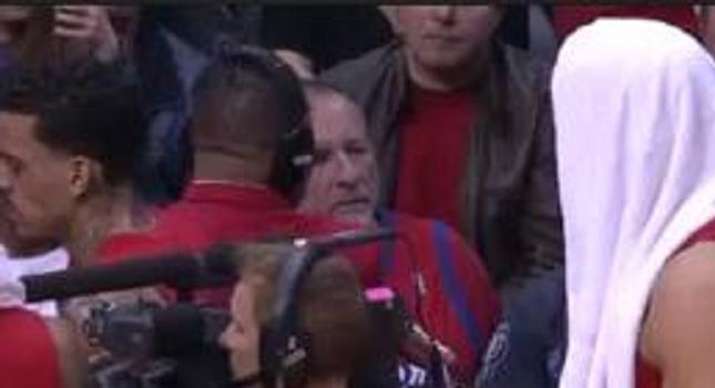 Μπασκετμπολίστας βγάζει το καλώδιο από κάμεραμαν