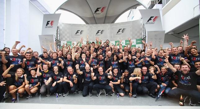 «Ήρωες τα μέλη του σταφ της Red Bull»