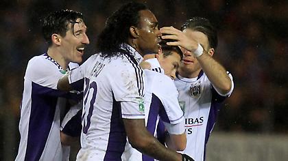 Στεγνό… καθάρισμα από Άντερλεχτ