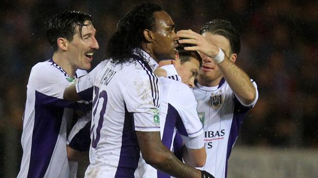 Στεγνό… καθάρισμα από Άντερλεχτ