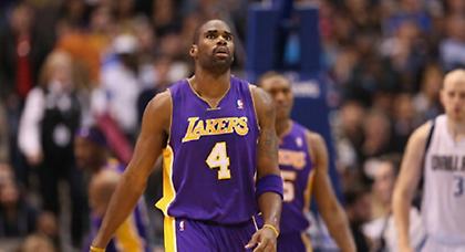 Γκρίνια στους Λέικερς