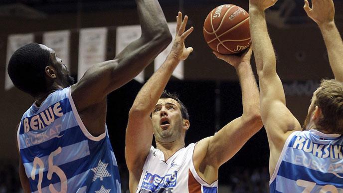 Νίκη για Λαμπρόπουλο, ήττα για Παπαμακάριο