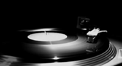 Η χρονιά που έφυγε σε δέκα τραγούδια