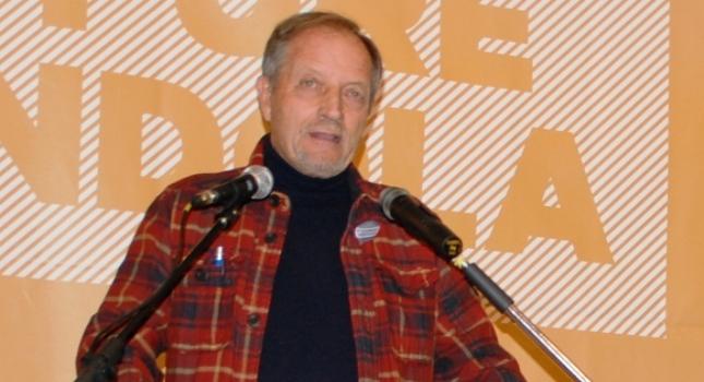 Από τους πάγκους στη Βουλή