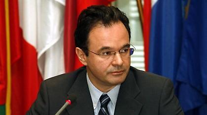 Γιώργο Παπακωνσταντίνου, έπρεπε να μετράς τη σκιά σου το μεσημέρι