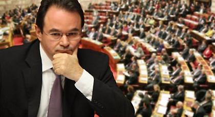 Κυβέρνηση και αντιπολίτευση συμφωνούν για ευθύνες Παπακωνσταντίνου