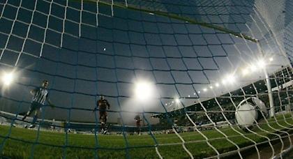 8 ομάδες στη γύρα για επιθετικό