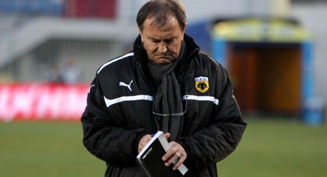 Λίνεν: «Δεν μπορεί να βελτιωθεί έτσι η ΑΕΚ»