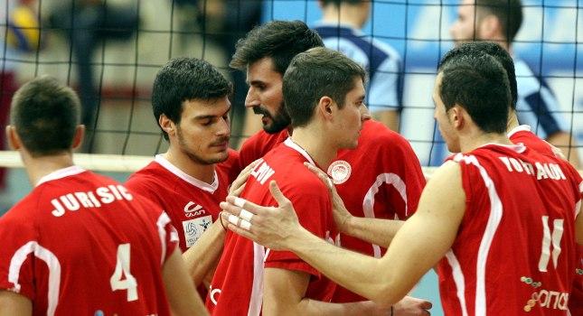 Απτόητο το «ερυθρόλευκο»… τρένο