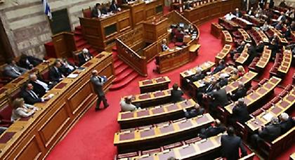 Τα κόμματα παίζουν κρυφτούλι, δεν θέλουν κάθαρση