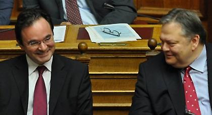 Ο Διώτης παρέδωσε στο Βενιζέλο 2.059 αρχεία