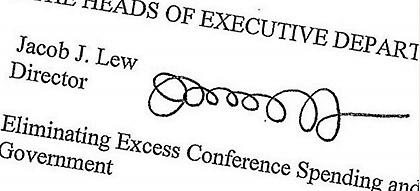 Ποιου πολιτικού η υπογραφή μοιάζει σαν «τρίχα κατσαρή»;