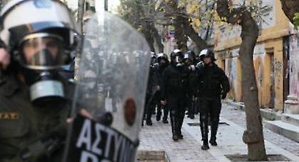 Eπιχείρηση των MAT στην κατάληψη της «Λέλας Καραγιάννη»