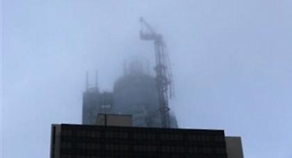 Το ελικόπτερο προσέκρουσε στο γερανό εξαιτίας της ομίχλης