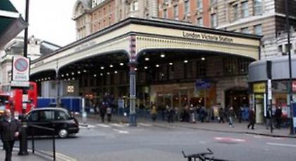 Φωτιά σε τρένο στο Λονδίνο