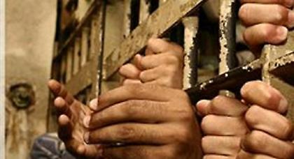 Νεκρός κρατούμενος που ξυλοκοπήθηκε από φρουρούς