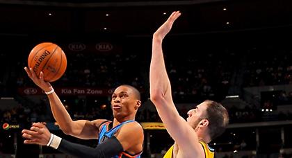 Οι Νάγκετς φρέναραν τους Θάντερ