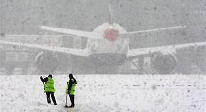 Χάος σε μεγάλα αεροδρόμια λόγω κακοκαιρίας