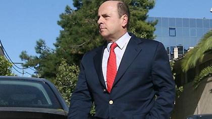 Τον έσωσε και τώρα τον διαλύει