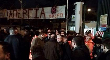 Επέμβαση των ΜΑΤ στο αμαξοστάσιο του Μετρό