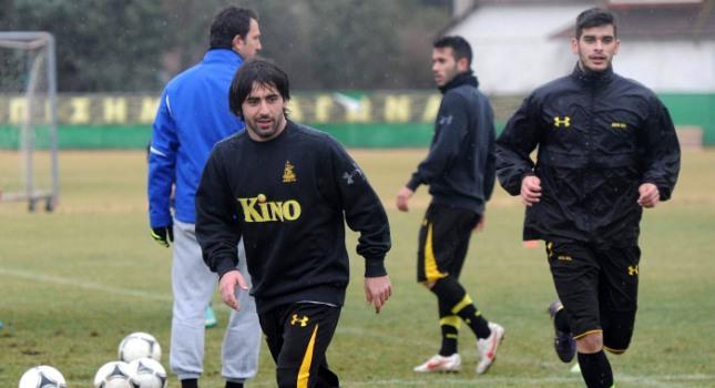 Φανέλα βασικού στον Τάτο