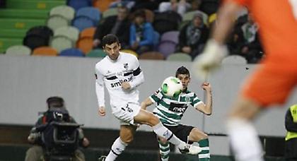 Αφήνει την αντεπίθεση στη μέση…