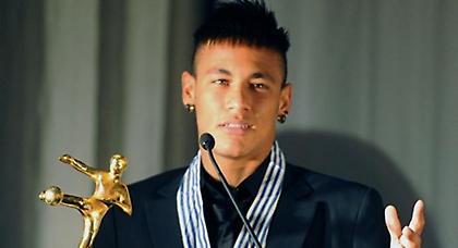 Ο Άλβες πιέζει την Μπαρτσελόνα για Νεϊμάρ