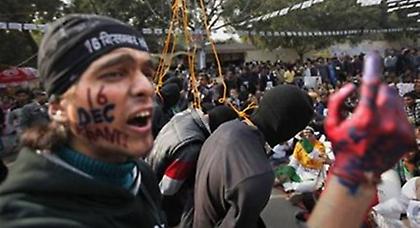 Ινδία: Έστησαν κρεμάλα για τους βιαστές της 23χρονης φοιτήτριας