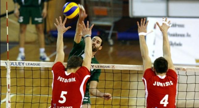 Μάχη «αιωνίων» για ένα… εισιτήριο