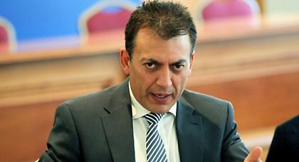 Βρούτσης εναντίον ΠΑΜΕ στη Βουλή