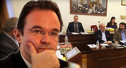 Ολοι δείχνουν Παπακωνσταντίνου