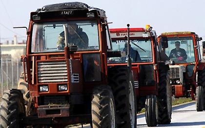 Νέα αγροτικά μπλόκα σε Μακεδονία και Θράκη