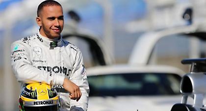 Χάμιλτον: «Ένα βήμα τη φορά»