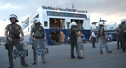 ΜΑΤ στο λιμάνι του Πειραιά