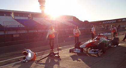 Παρ’ ολίγον δυστύχημα στην πίστα της Χερέθ